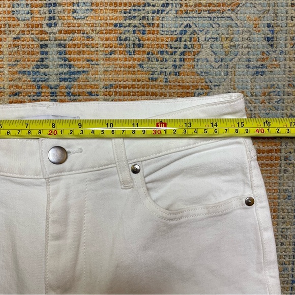 NWOT Elizabeth And James White High Rise Flare/Bootcut/Raw Hem Jeans 10/30 - Picture 8 of 8